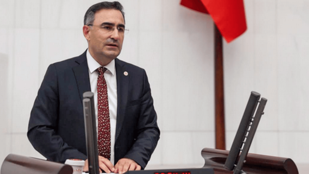 Foto - Meclis’teki CHP'nin kürsü işgalinin ardından Hasan Arslan'dan sert tepki! CHP artık şirazeden çıktı 