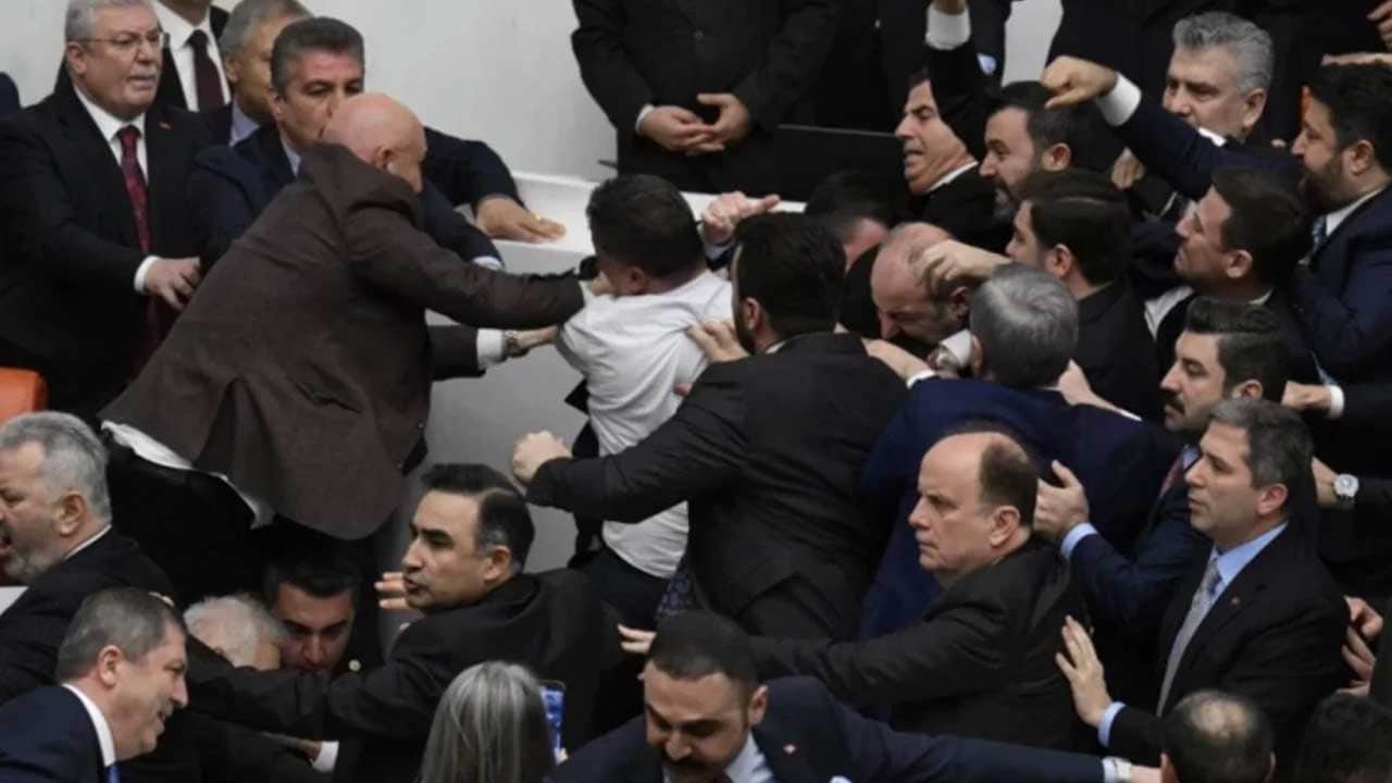 Foto - Meclis’teki yumruklu kavganın en net görüntüleri