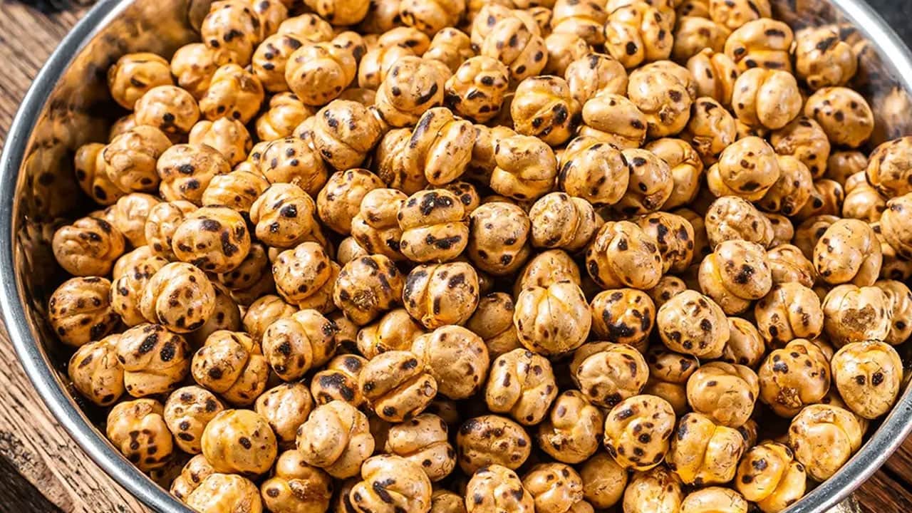Foto - Günde 1 avuç yemek yetiyor...  Meğer faydası buymuş: İbn-i Sina'nın tavsiyesi... Herkes onun peşinden koşuyor