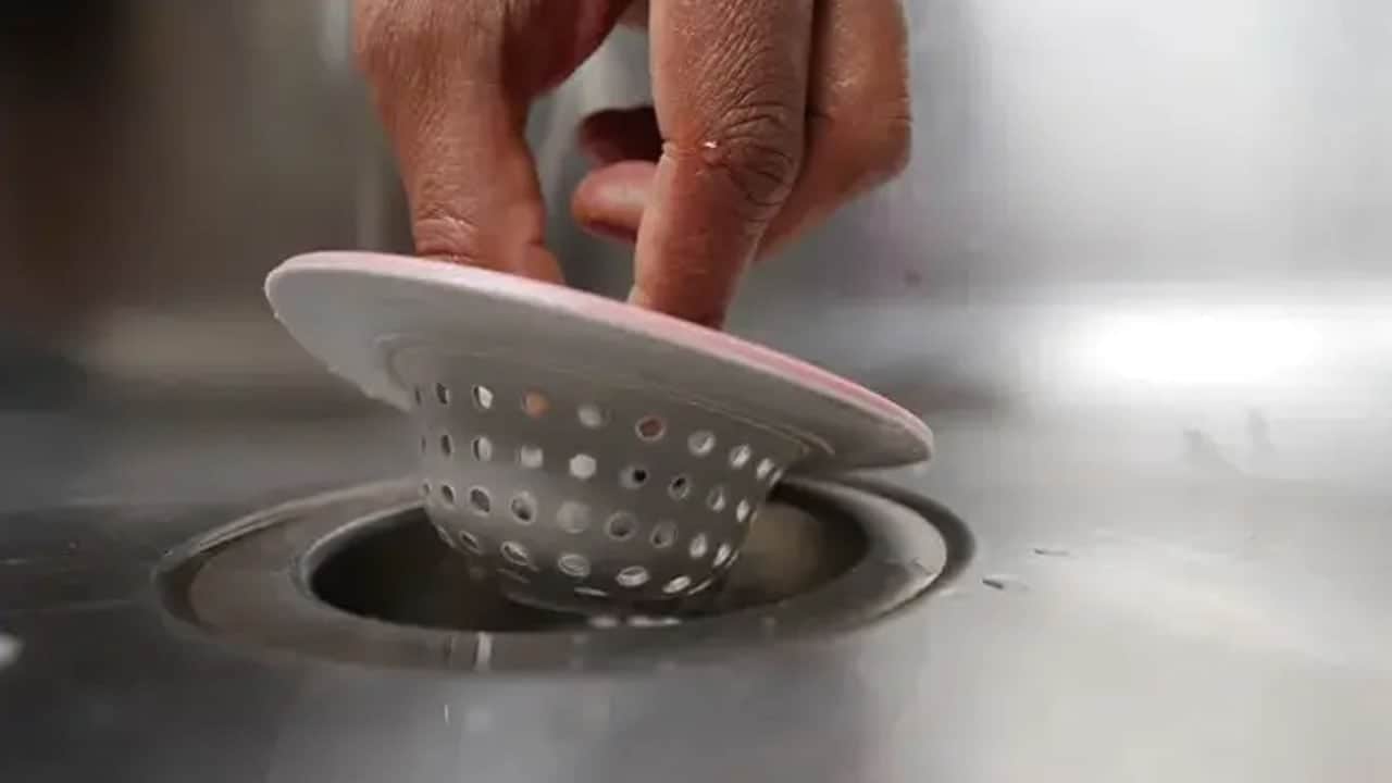 Foto - Meğer yıllardır yanlış temizliyormuşuz! Lavaboları ışıl ışıl yapan en doğru yöntem: Duyanları hayrete düşürdü