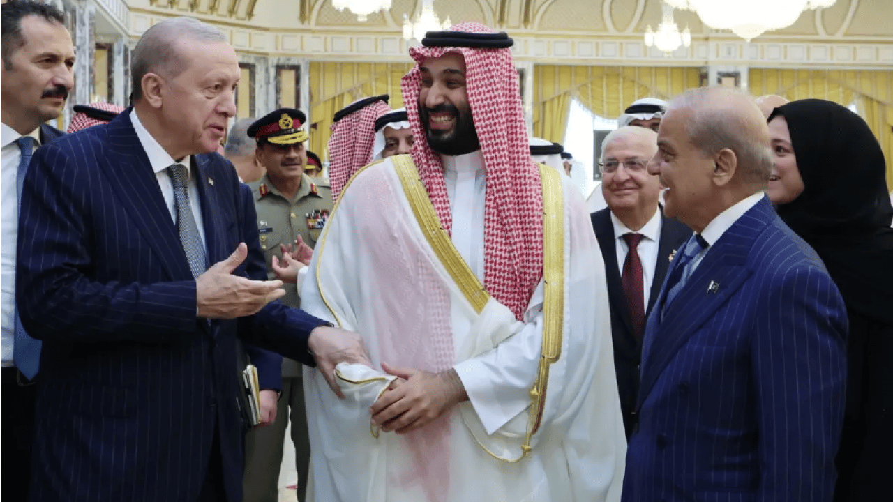Foto - Mekke'deki tarihi imza dünyayı sarstı! "Müslüman NATO" manşetleri peş peşe geldi