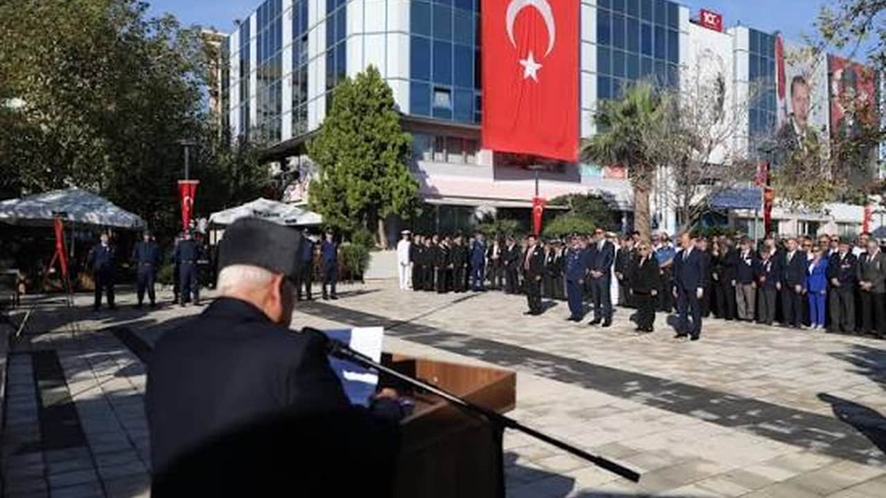 Foto - Menderes Belediyesi’ne yolsuzluk operasyonu: Çok sayıda gözaltı var
