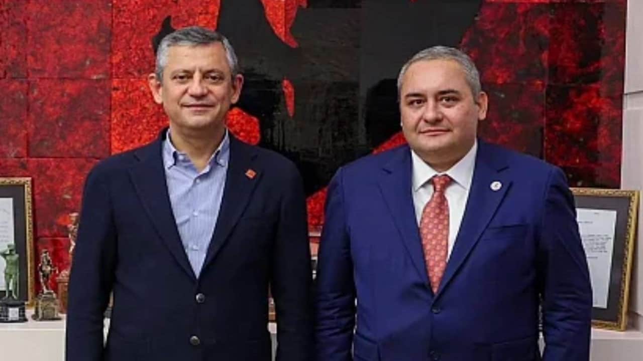 Foto - Mesut Özarslan’a ettiği küfürler ifşa olan Özgür Özel’den bir tuhaf açıklama! Böyle çark görülmedi