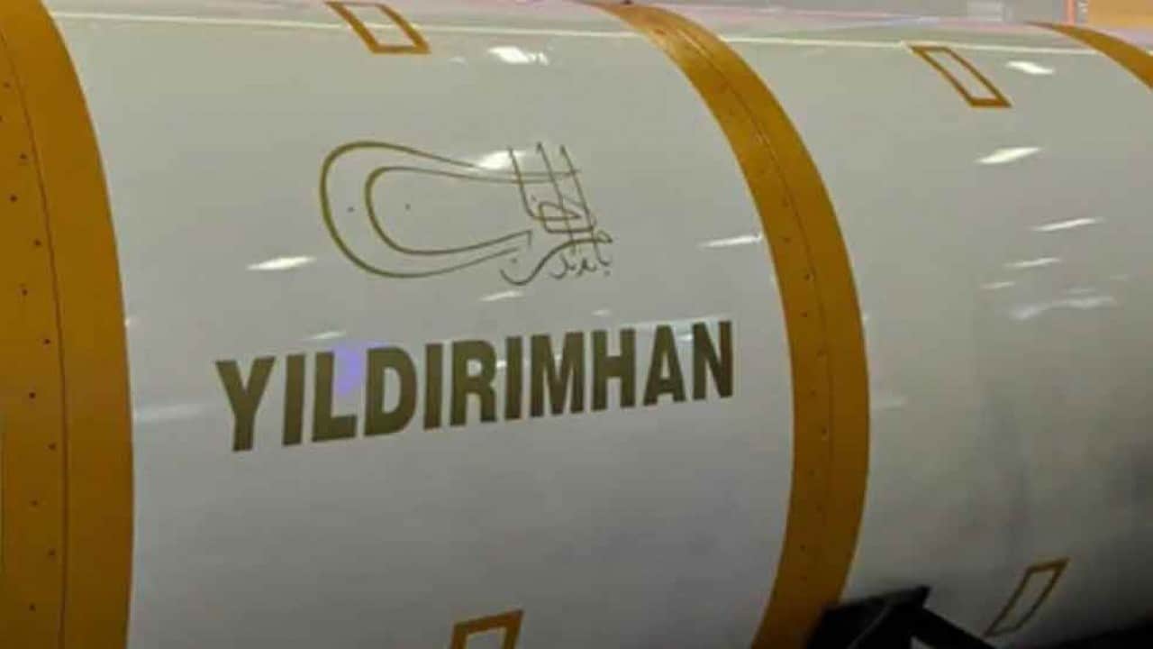 Foto - Mete Yarar'dan Türkiye'nin yeni kıtalararası füzesine olay tepki: Bunu neyle anlatacaksınız