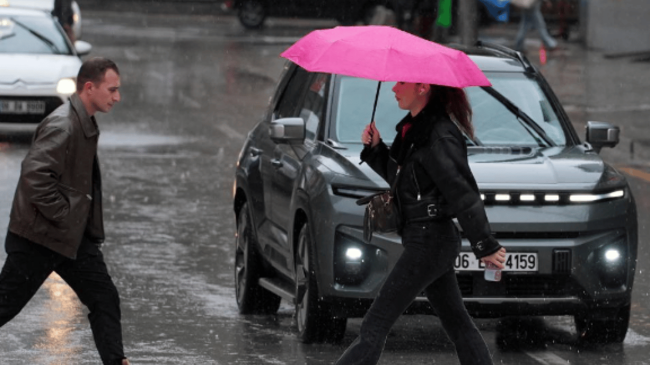 Foto - Meteoroloji'den 4 il için sarı kod uyarısı: Sağanak ve fırtına geliyor!