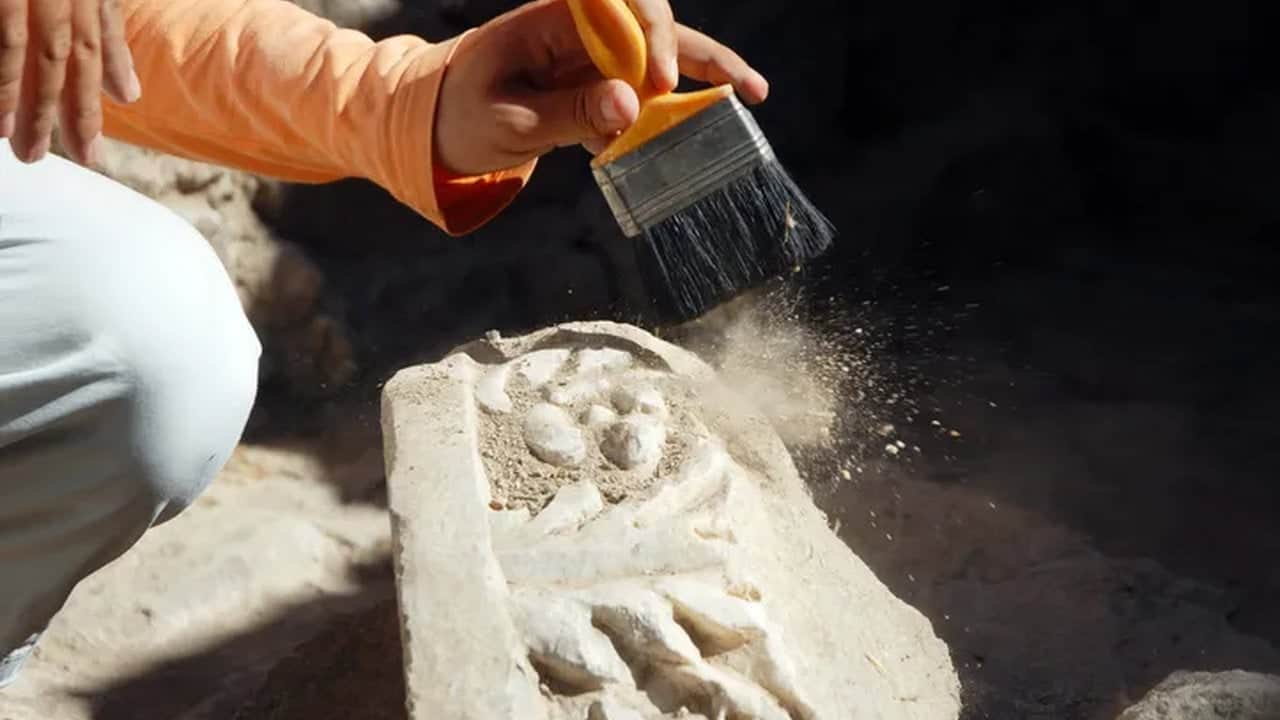 Foto - Mezarın içinden altın ayakkabı çıktı! 1500 yıllık keşif tüm dünyayı şoke etti