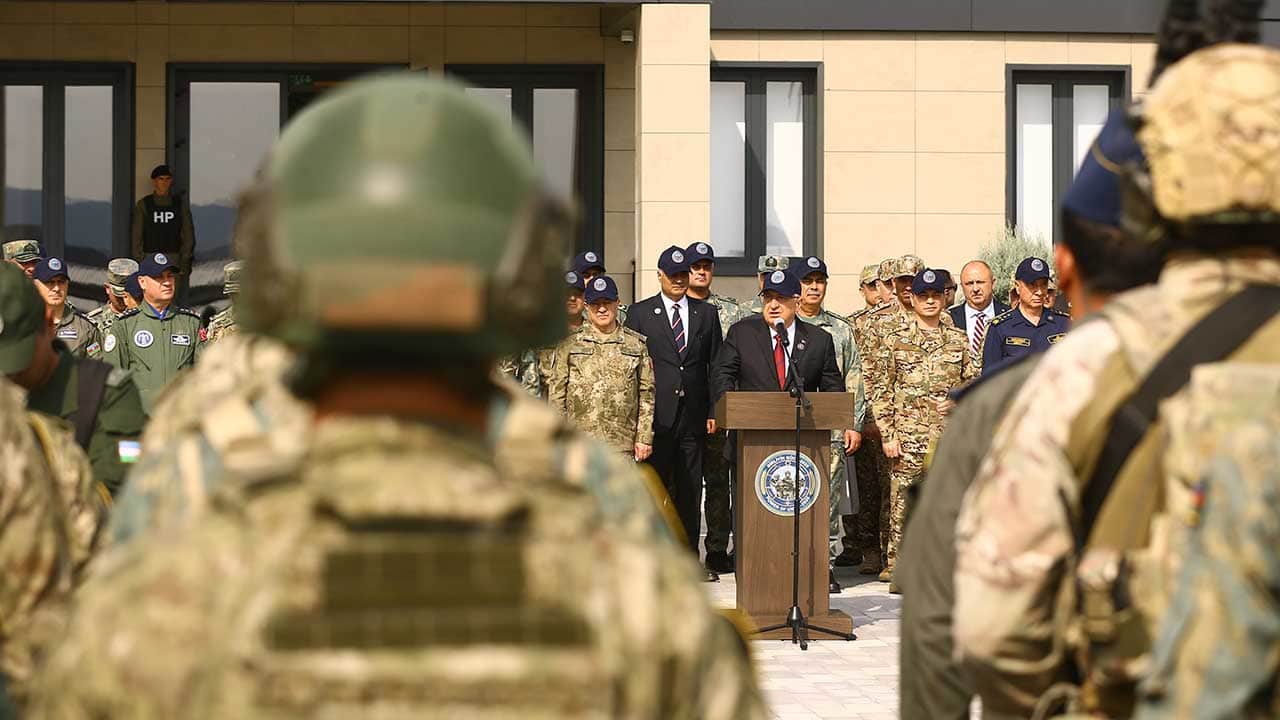 Foto - Milli Savunma Bakanı Güler askerlere hitap etti: Barış istiyorsan cenge hazır ol!