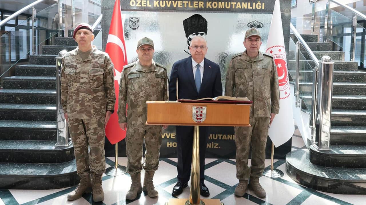 Foto - Milli Savunma Bakanı Güler, yeni mezun bordo berelilere hitap etti: Türk Özel Kuvvetleri dünyanın en elit birliklerinden biridir!