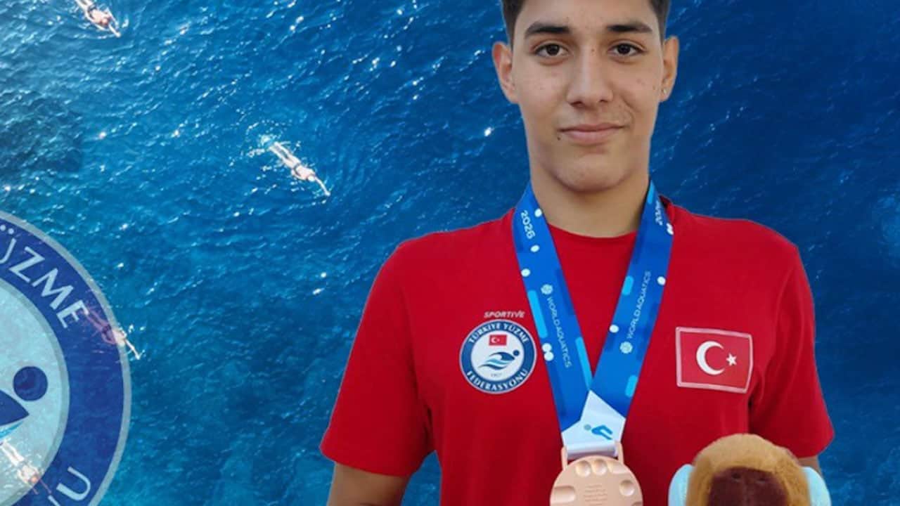 Foto - Milli yüzücü İbrahim Burhan, bronz madalya kazandı