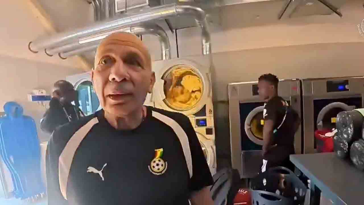 Foto - Milyarlar harcanıp "sıfır" çeken "Bizim çocuklar" utansın! Gana tek forma ile dünyaya kök söktürüyor