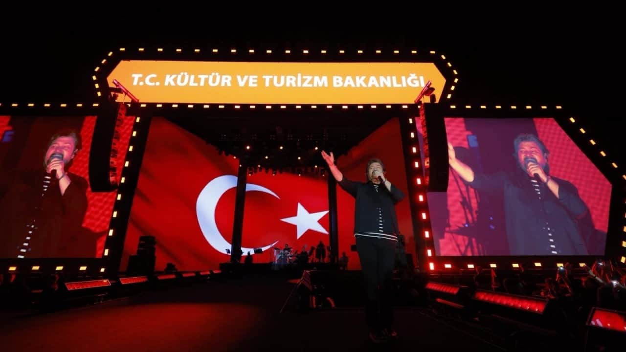 Foto - Milyonlarca kişi takip etti: Kayseri Belediye Başkanı Büyükkılıç'tan Ersoy'a teşekkür