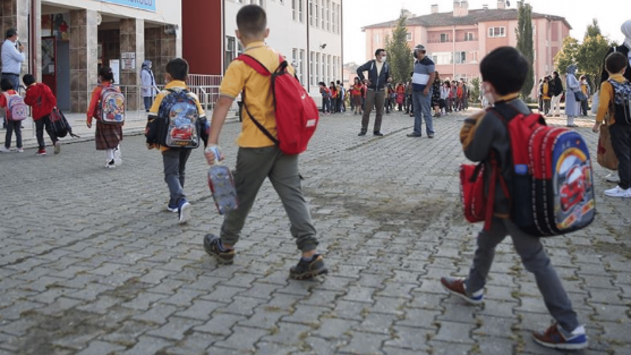 Foto - Milyonlarca öğrenci dersbaşı yaptı! Okullarda yeni dönem, yeni kurallar
