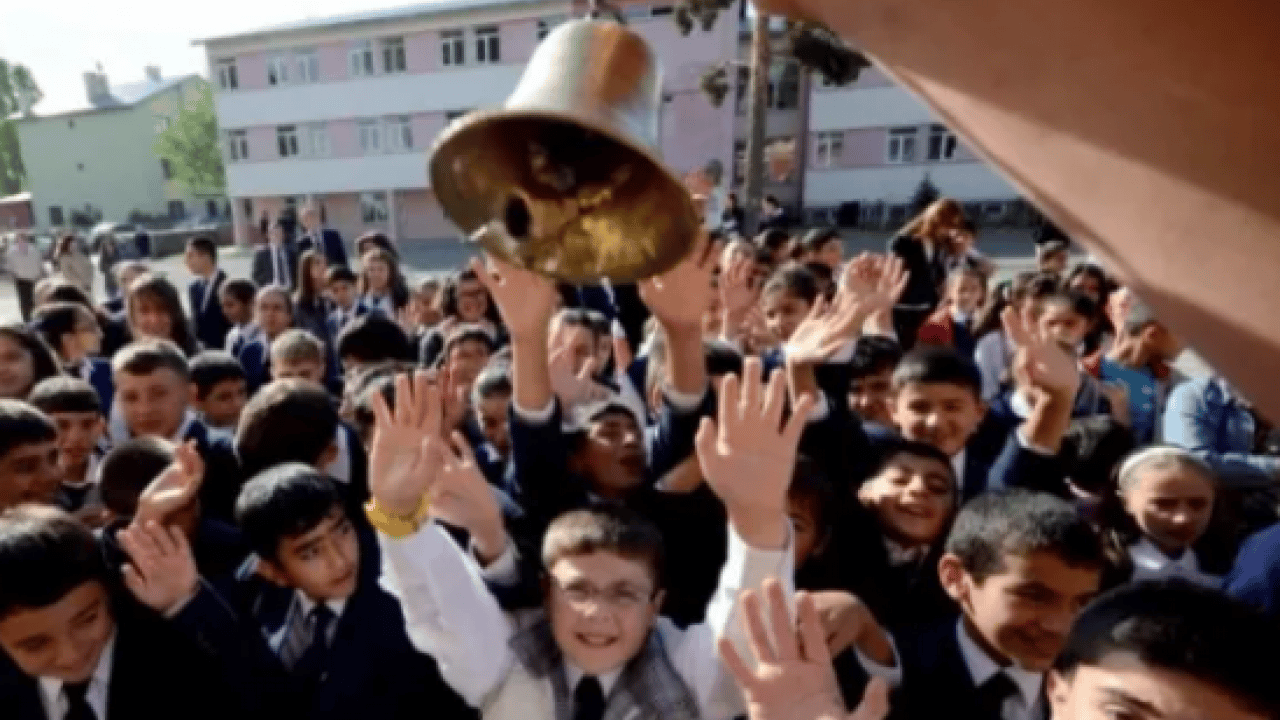 Foto - Milyonlarca öğrenci dersbaşı yaptı! Okullarda yeni dönem, yeni kurallar