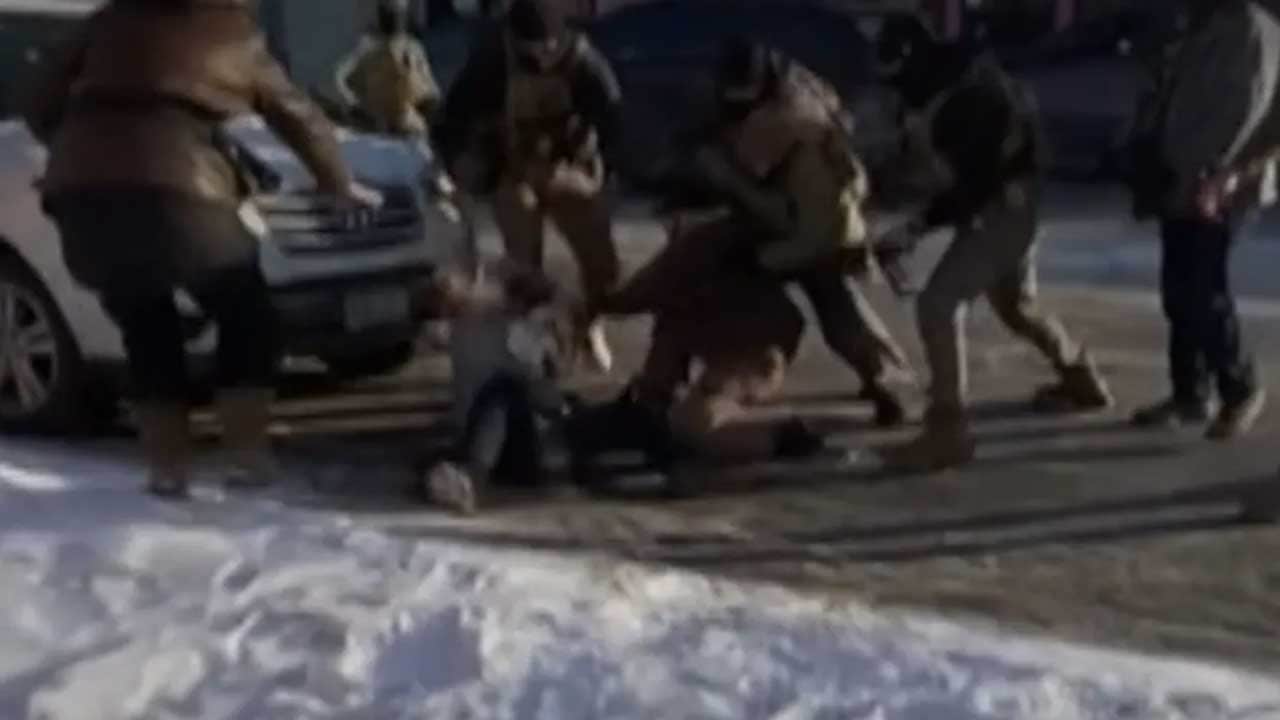 Foto - Minneapolis sokaklarında federal kurşun sesleri! ABD’de iç savaş provası mı? O yoğun bakım hemşiresinin ölümü krizi patlattı!