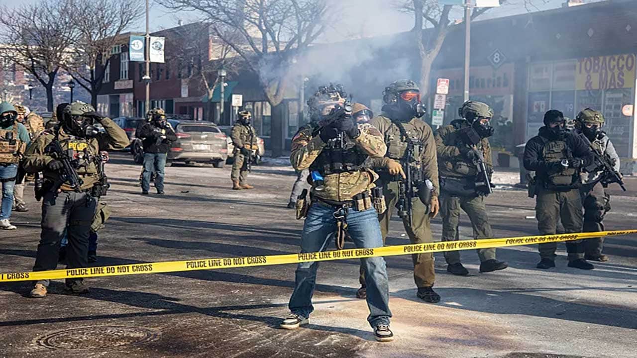 Foto - Minneapolis sokaklarında federal kurşun sesleri! ABD’de iç savaş provası mı? O yoğun bakım hemşiresinin ölümü krizi patlattı!