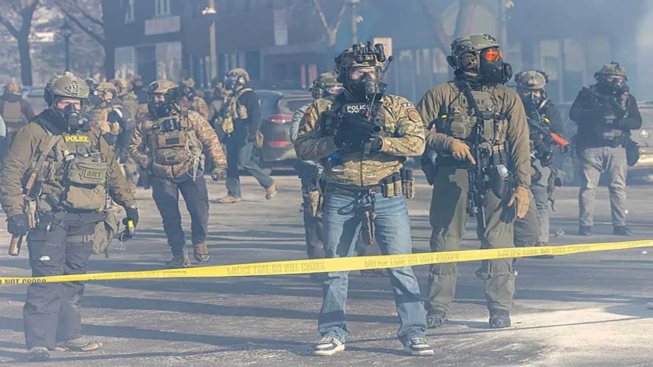 Foto - Minneapolis sokaklarında federal kurşun sesleri! ABD’de iç savaş provası mı? O yoğun bakım hemşiresinin ölümü krizi patlattı!