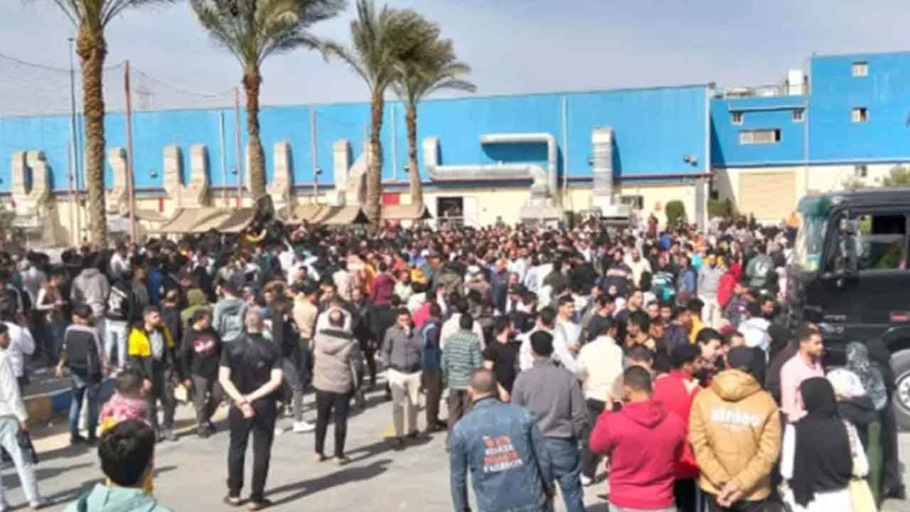 Foto - Mısır'a fabrika kuran Türk tekstil devinde Arap işçiler ayaklandı! Türkiye'yi işaret edip isyan çıkarttılar