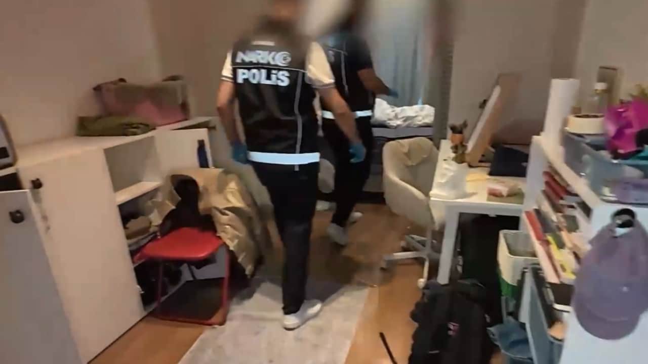 Foto - MİT ve Narkotik’ten dev operasyon: 'Üniversiteli Hayalet Baron' çökertildi! 9 yıllık kaçış Sarıyer'de bitti
