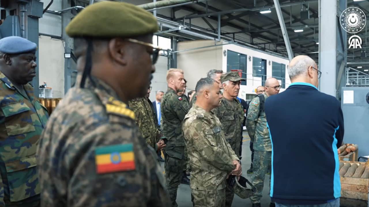 Foto - MKE 36 askeri ataşeyi ağırladı! 32 ülke temsilcisi hayranlıkla gezdi