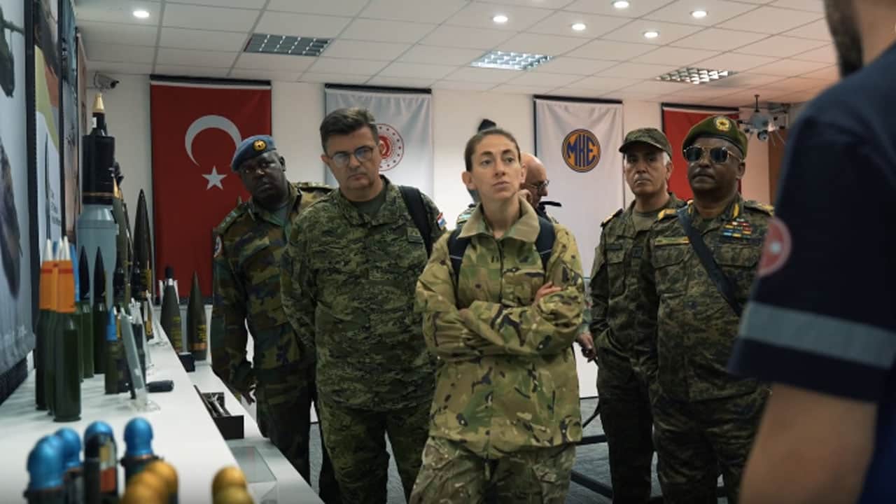 Foto - MKE 36 askeri ataşeyi ağırladı! 32 ülke temsilcisi hayranlıkla gezdi