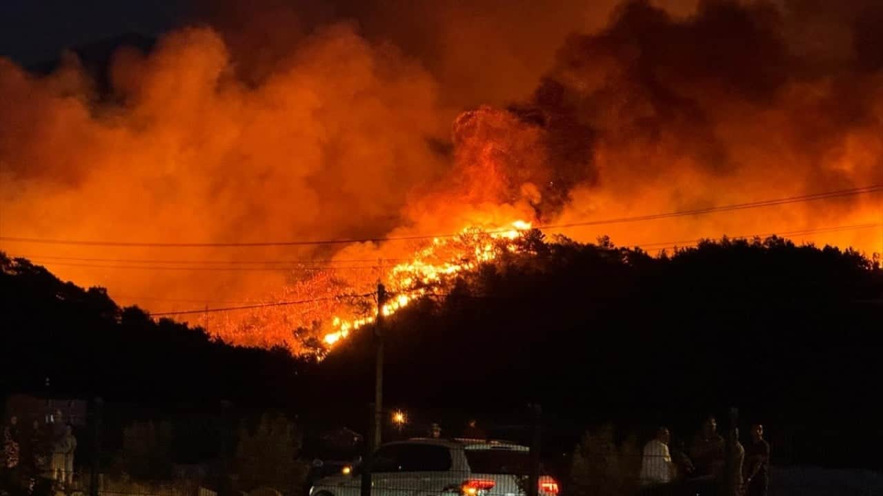 Foto - Muğla’da 10 orman yangını! Çok sayıda kişi tahliye edildi
