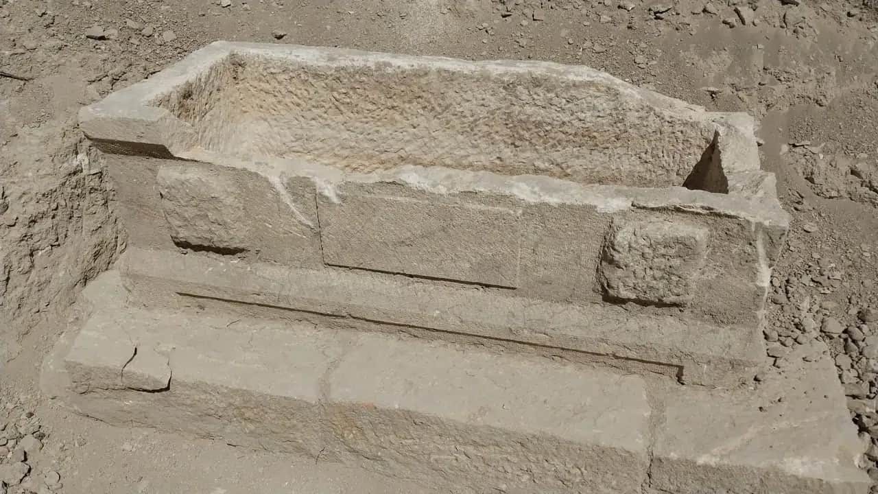 Foto - Mersin'de İnşaatta tarihi yeni bir keşife imza attılar: Lahit mezar bulundu, çalışmalar durduruldu