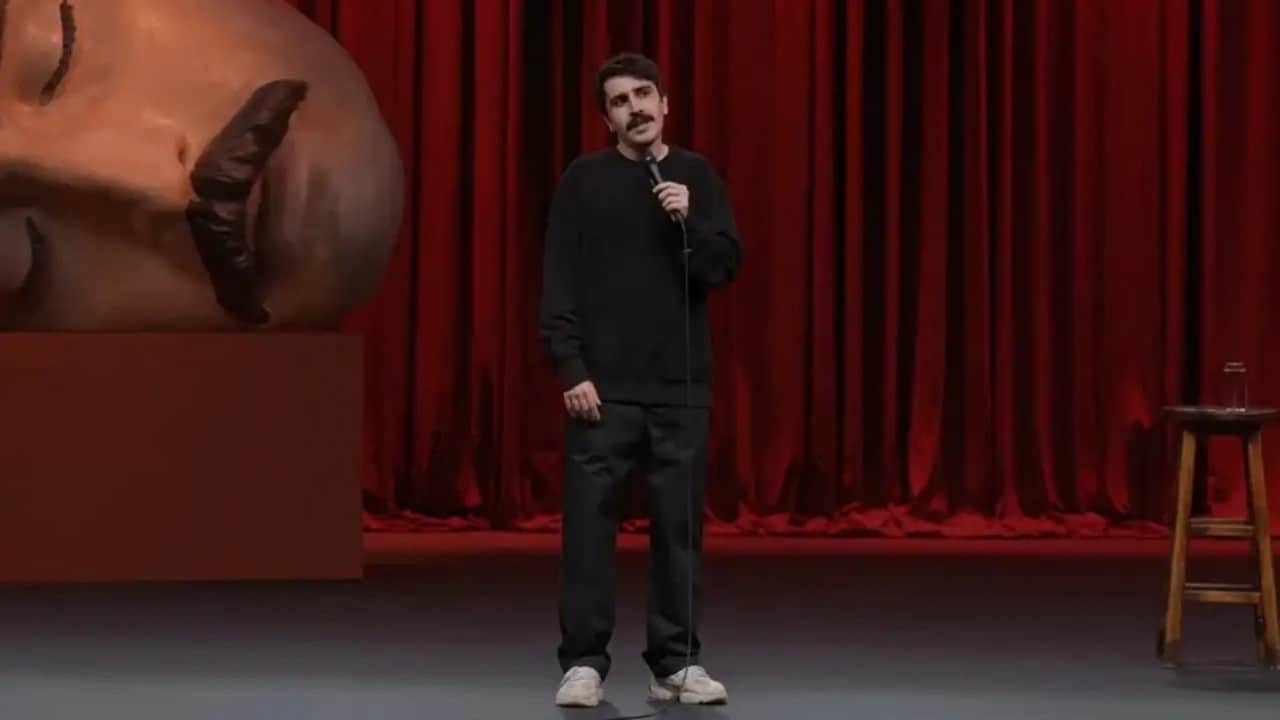 Foto - Müslümanların sinir uçlarıyla oynuyorlar: Kur'an-ı Kerim'i hedef alan soytarıya fren