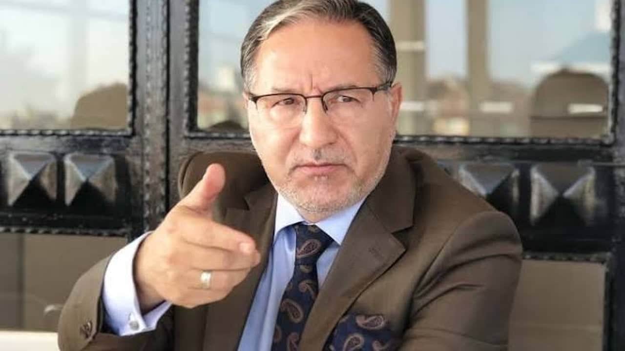 Foto - Mustafa Karataş hoca, acı haberi canlı yayındayken aldı: Vefat etti