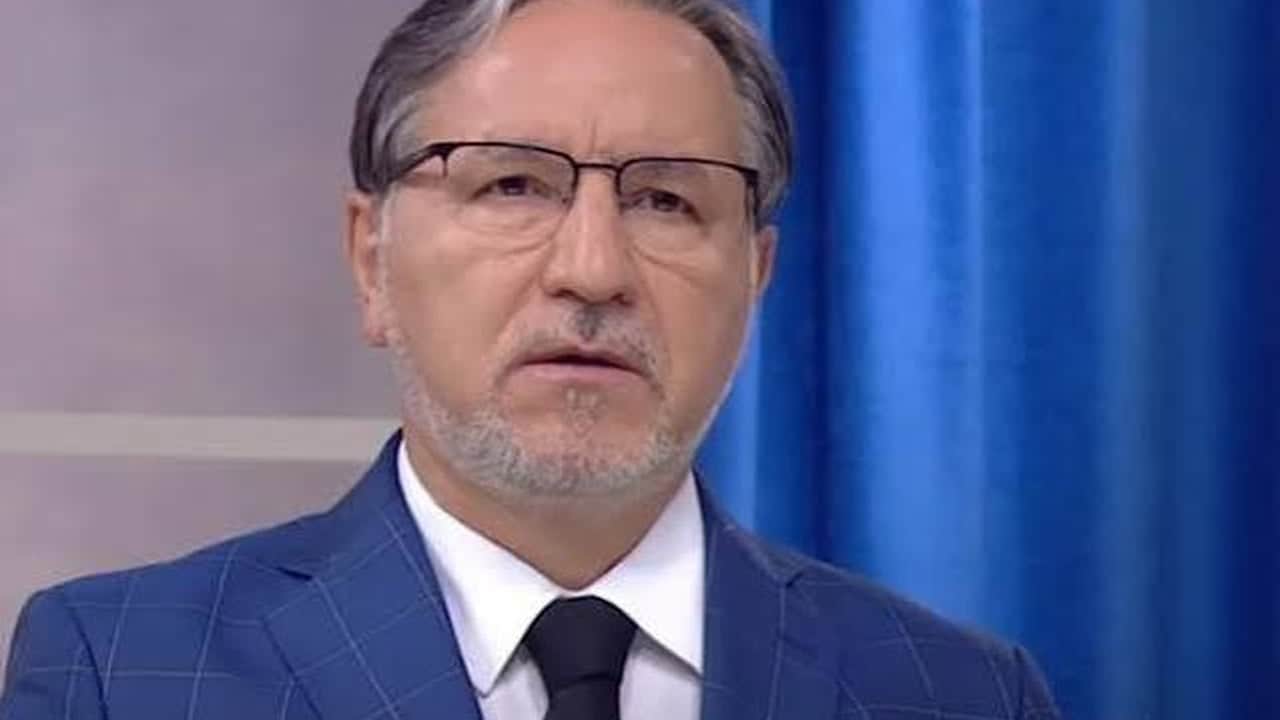 Foto - Mustafa Karataş hoca, acı haberi canlı yayındayken aldı: Vefat etti