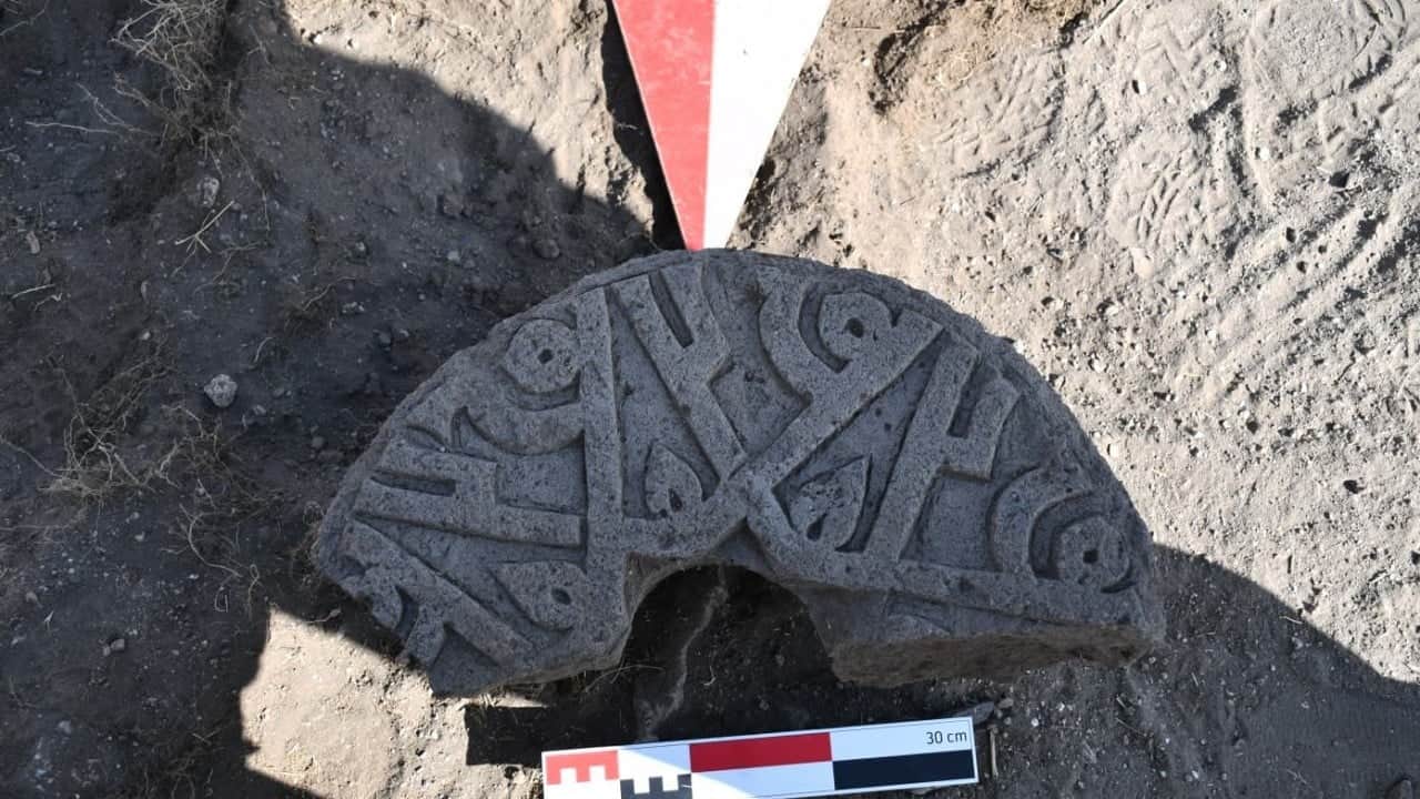 Foto - Müthiş gelişme: Ani'de 'Hz. Muhammed' isminin yer aldığı Selçuklu taşı bulundu...