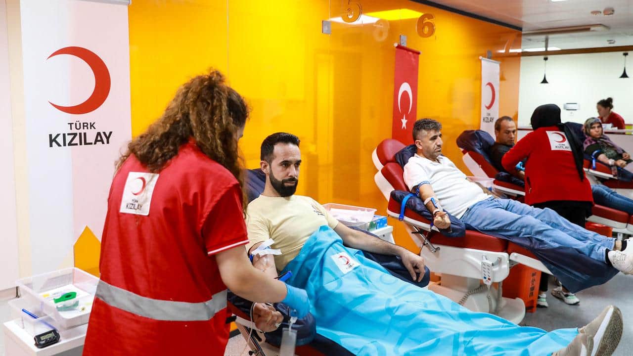 Foto - Nakil bekleyen hastalara umut oluyorlar: Kök hücre bağışçı sayısı 1 milyon 250 bini aştı!