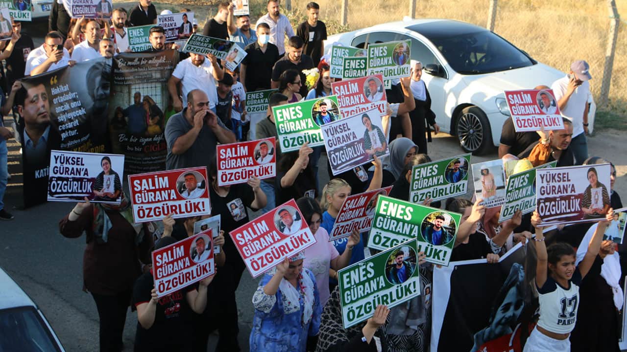 Foto - Narin Güran mezarı başında anıldı! Baba Güran: Doğru birdir!