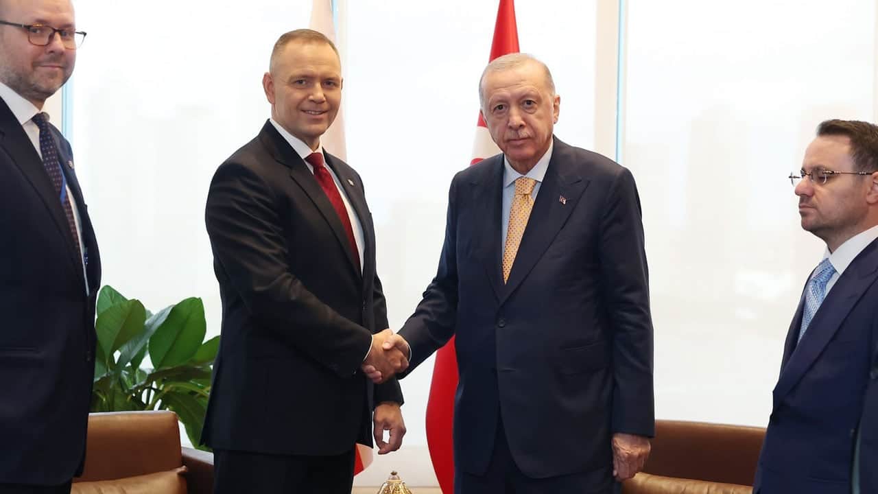Foto - NATO zirvesinde silah verilmişti! Polonya liderinden Erdoğan'a sürpriz hediye