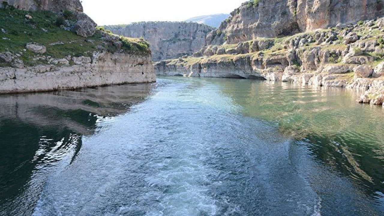 Foto - Nehir yatağından altın akıyor! Eline kova alan bölgeye koşmaya başladı