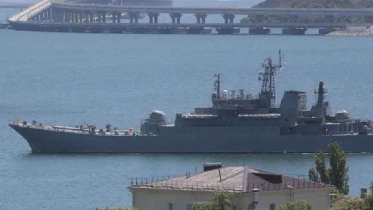 Foto - Neler oluyor: 3 savaş gemisi vuruldu