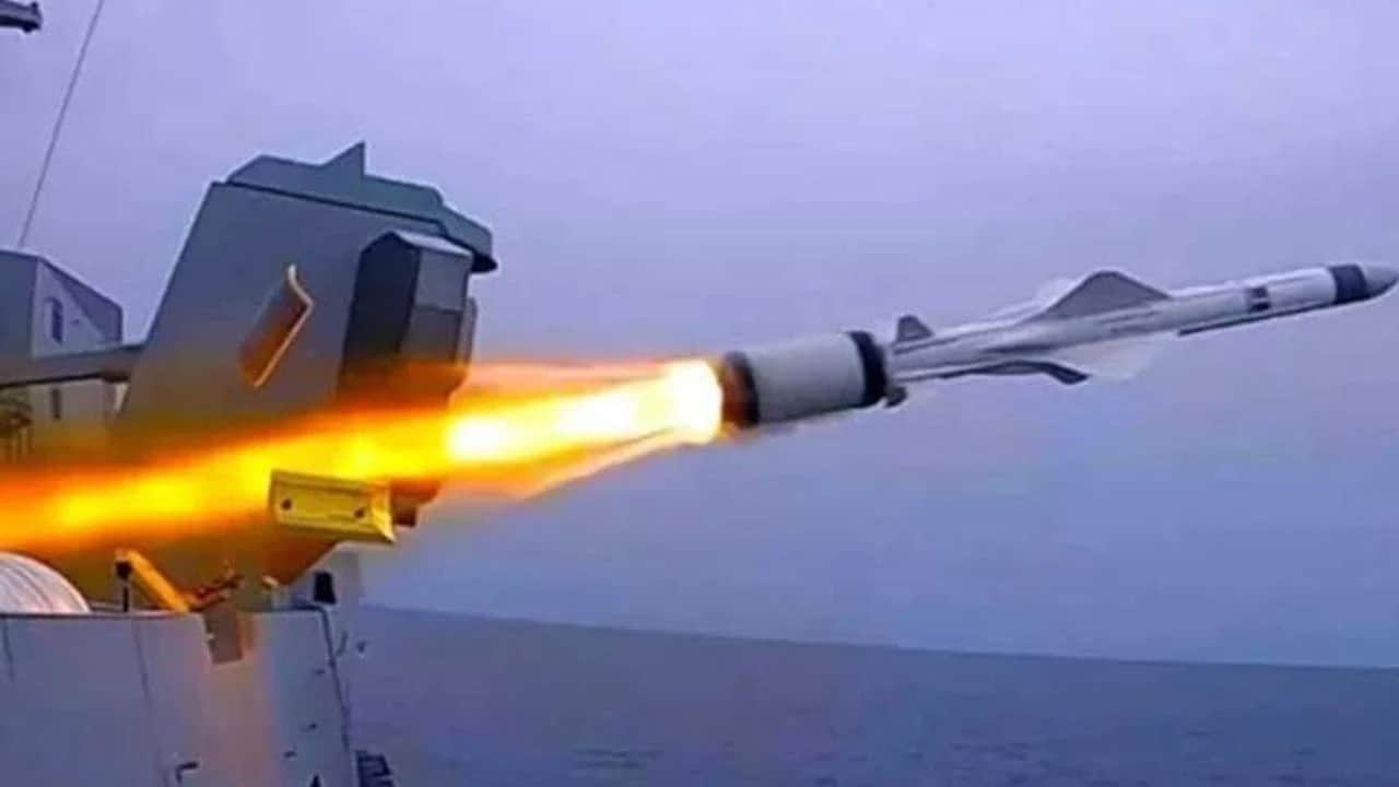 Foto - 'Neler oluyor' dedirten gelişme! Yunanistan'dan geliyordu, 3 adet gerçek füze tespit edildi