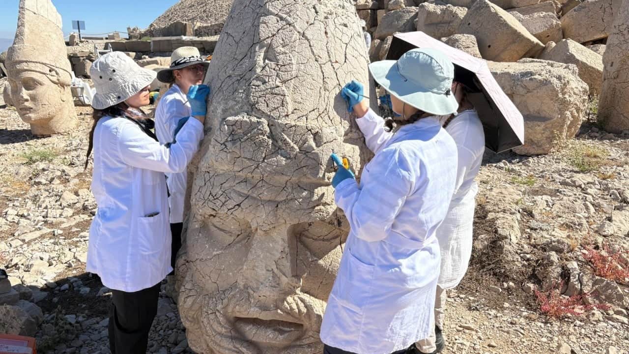 Foto - Nemrut'un dev heykellerine 5 yıllık koruma kalkanı: Binlerce yıllık taşlara nanoteknolojik dokunuş...