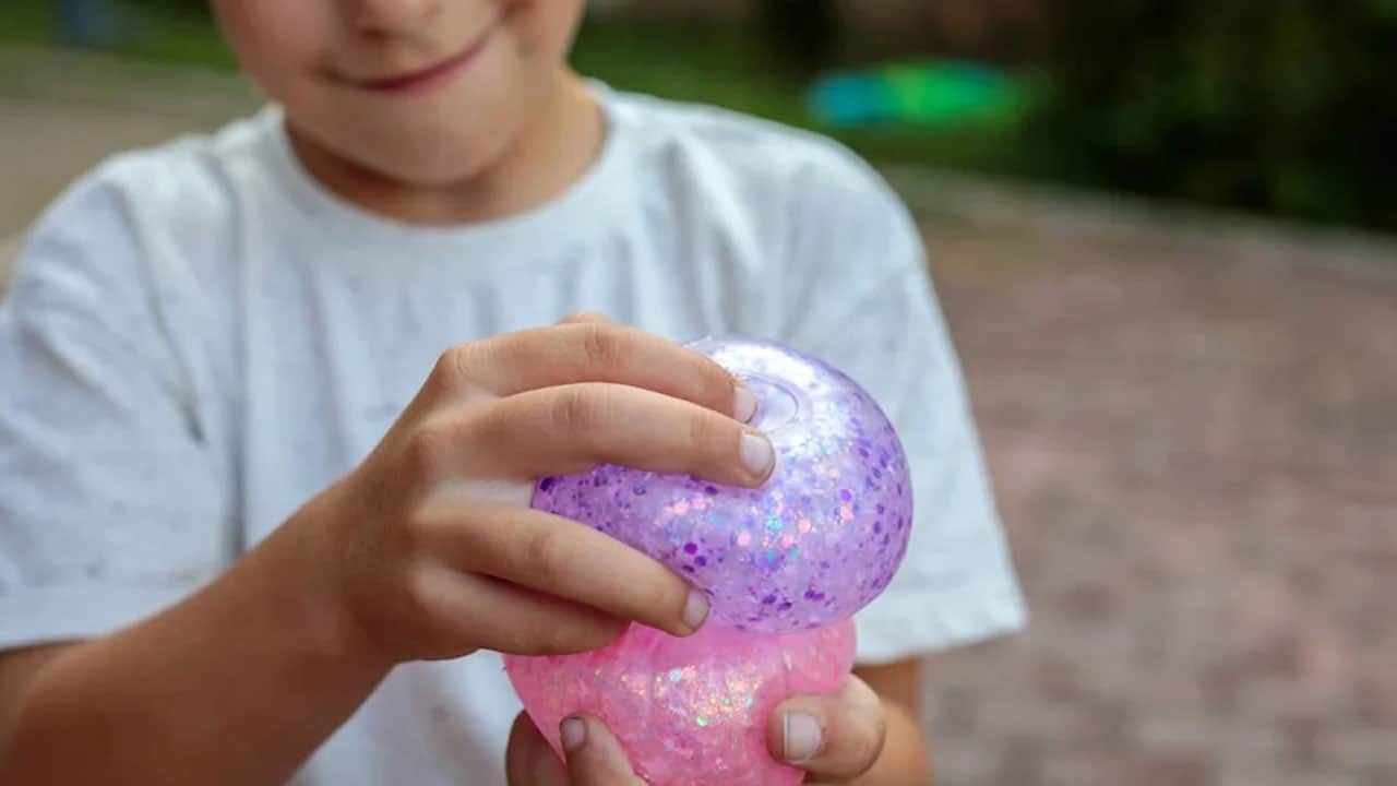 Foto - Neredeyse her çocuğun elinde var! Masum görünüyor ama risk büyük