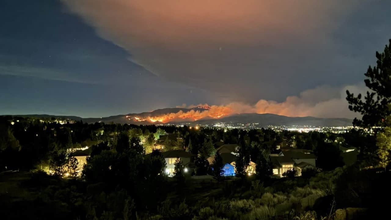 Foto - Nevada’da alevler kontrolden çıktı: 87 bin kişiye tahliye uyarısı!