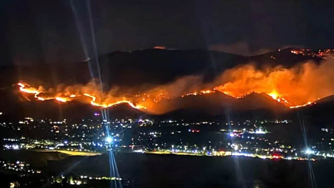Foto - Nevada’da alevler kontrolden çıktı: 87 bin kişiye tahliye uyarısı!