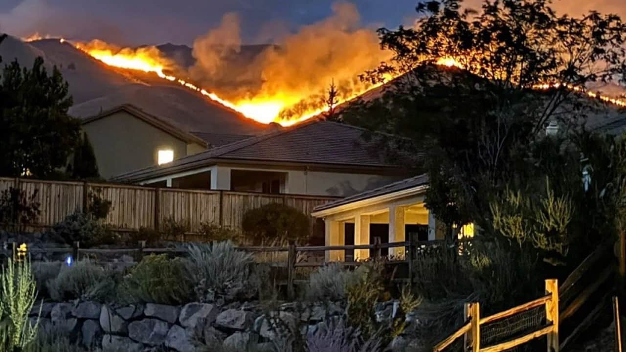 Foto - Nevada’da alevler kontrolden çıktı: 87 bin kişiye tahliye uyarısı!