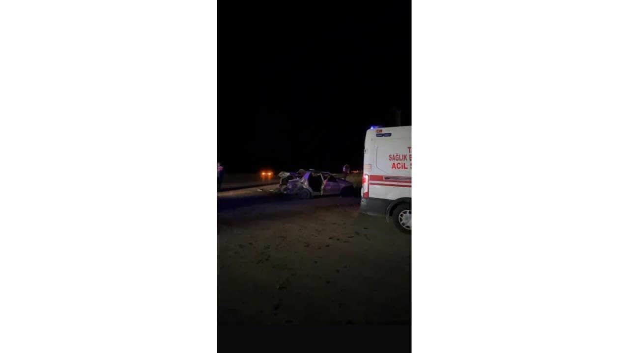 Foto - Nevşehir'de iki otomobil çarpıştı! Feci kazada 4 kişi yaralandı!