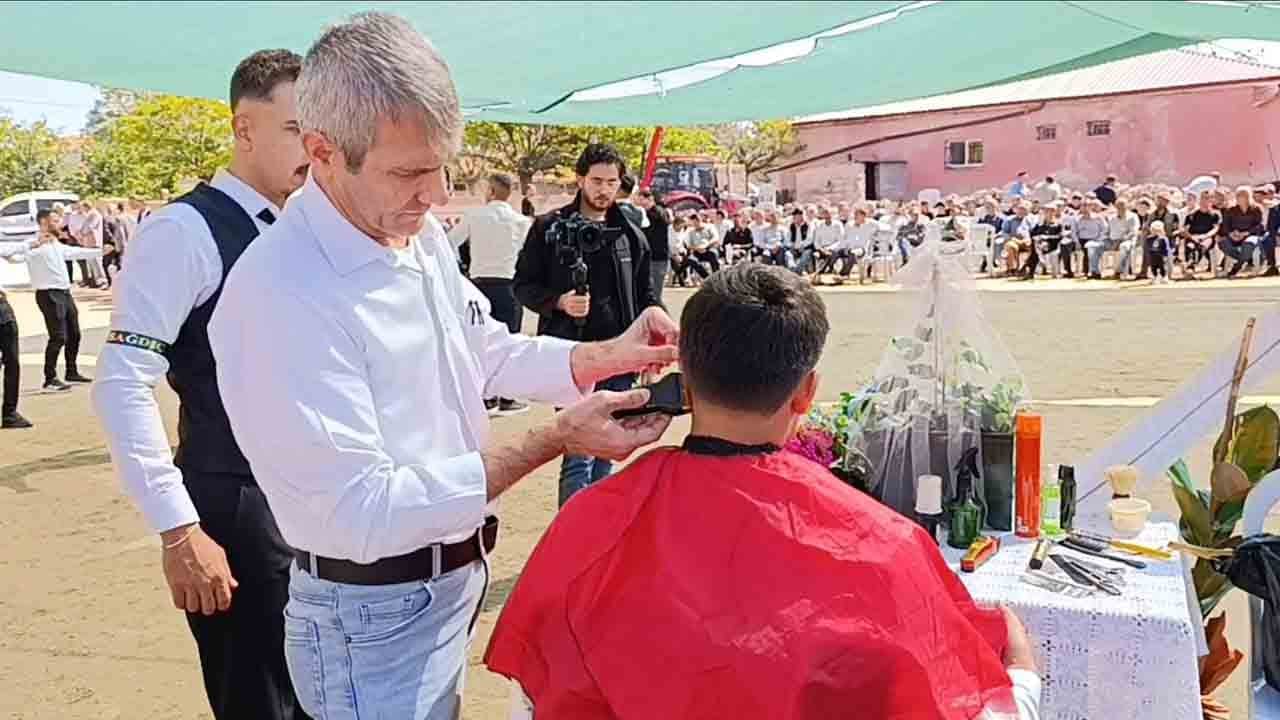 Niğde Konaklı’da asırlardır yaşatılan gelenek: Damat tıraş edilirken sabunlu yüzüne para yapıştırılıyor