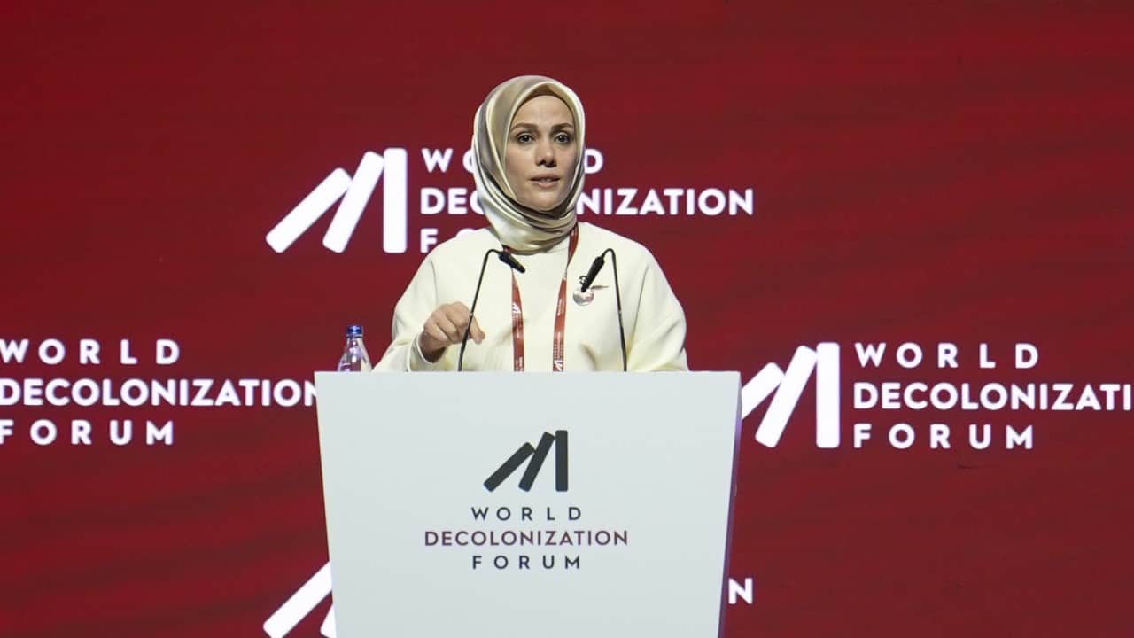 Foto - NUN Eğitim ve Kültür Vakfı Yönetim Kurulu Başkanı Esra Albayrak, 'World Decolonization Forum'da konuştu