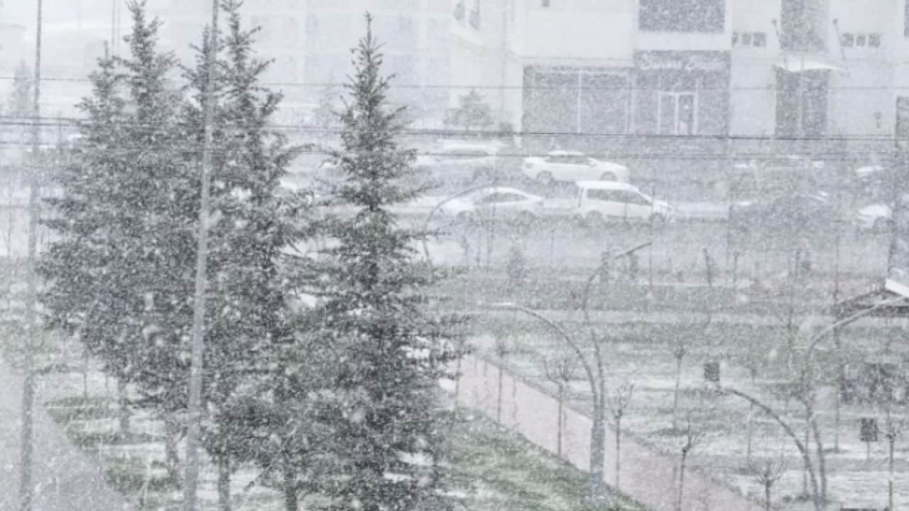 O ilimizde yoğun kar yağışı! Sıcaklık sıfırın altına düştü