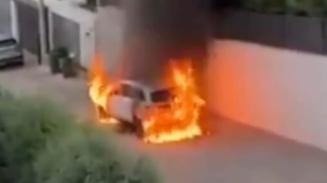 O otomobil saatli bomba gibi: Yedi ayda dokuzuncu yangın!