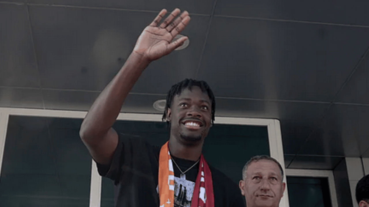 Foto - O plan çöktü resmen: Galatasaray'da Bitshiabu bilmecesi çözüldü! İşte forma giyememe nedeni