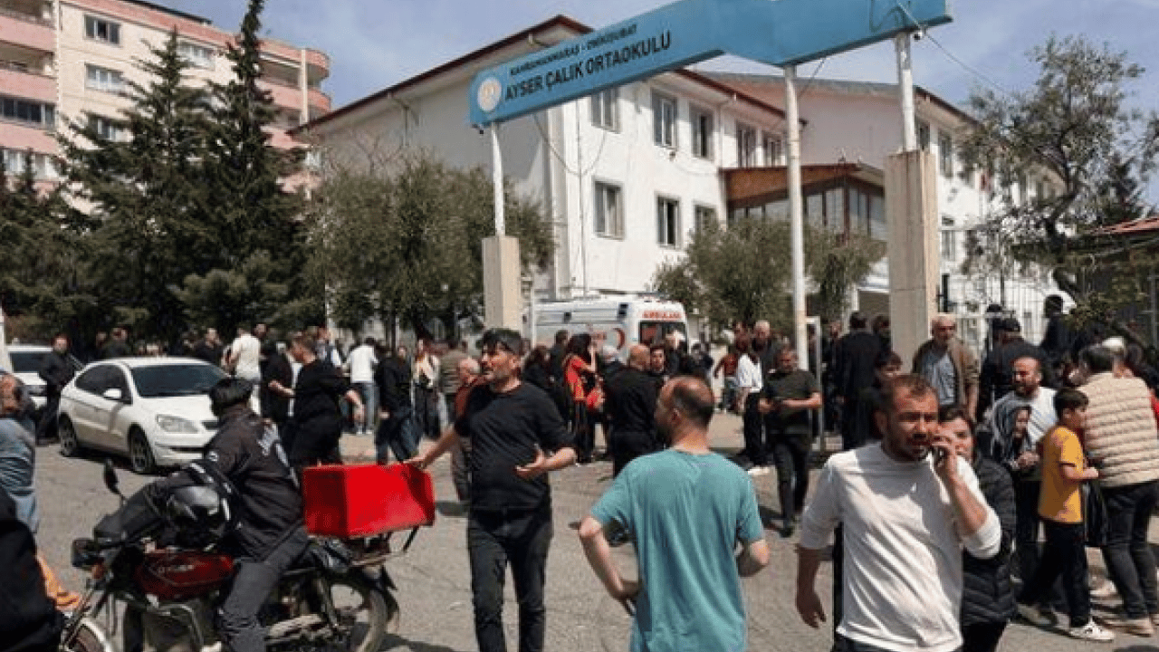 Foto - Öğrencileri kurşunların hedefinde bıraktılar: Müdür ile yardımcısı okulu bırakıp kaçtı! Valilik’ten soruşturma izni