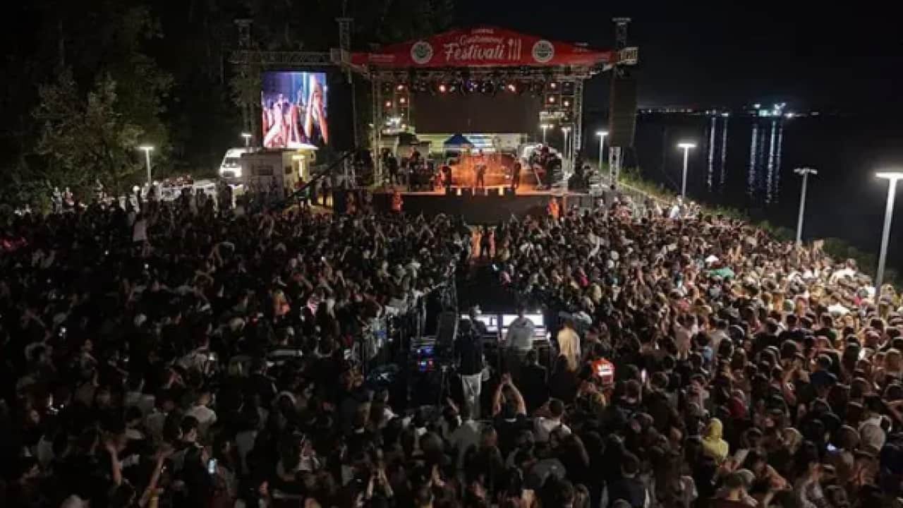 Foto - Oğuzhan Koç seyircinin yaptığını görünce çılgına döndü: 'Buranın ağası sen misin keko'?