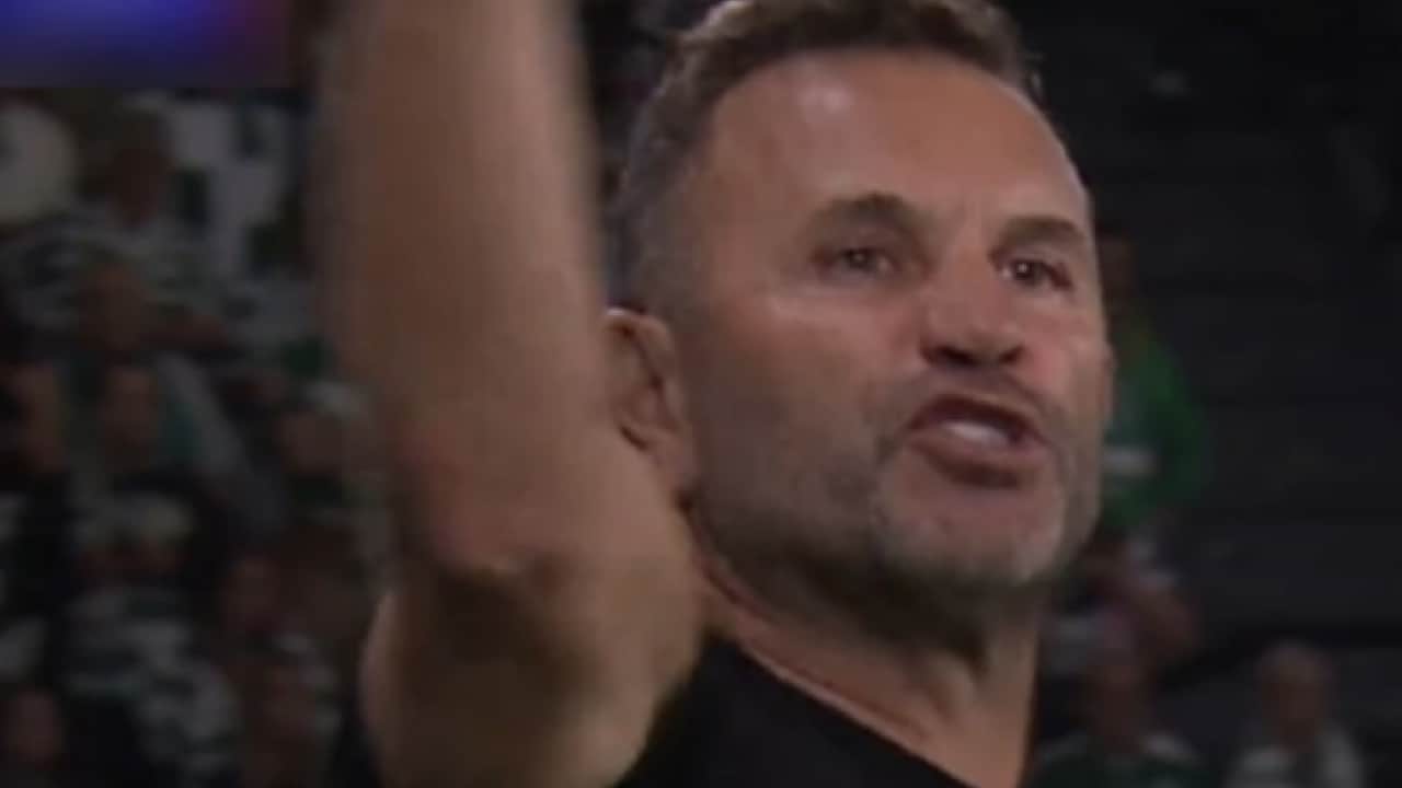 Foto - Okan Buruk sinir krizi geçirdi, kulübeyi tekmeledi! Görüntüler Okan Hoca'yı zorlayacak? Ceza gelebilir!